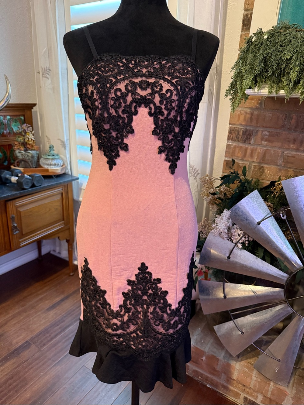VENUS Pink Black Lace Bodycon Bandage Dress Sz S Ruffle Hem Cocktail Romantic